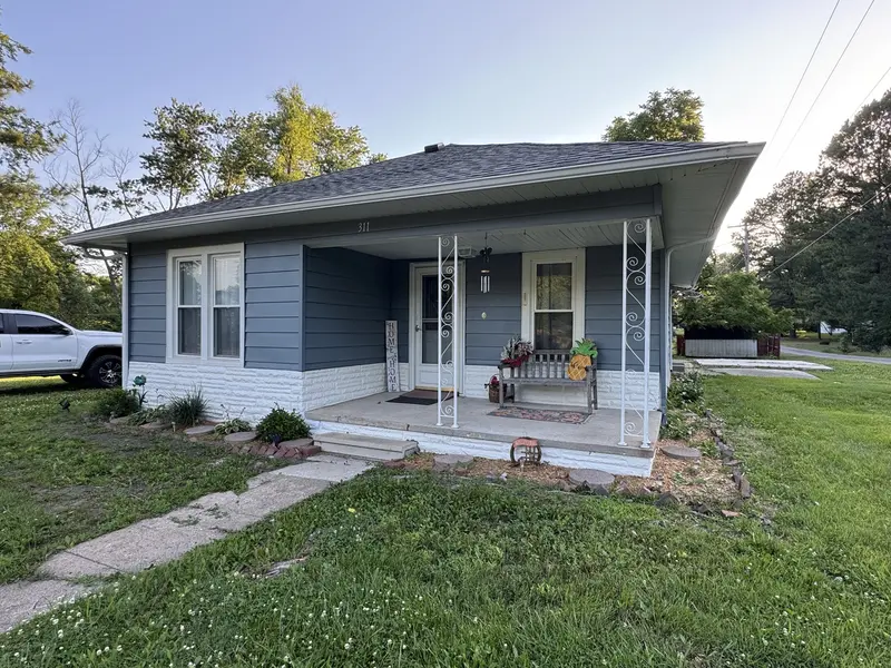 311 N Goldheimer AVE, Benton, IL 62812