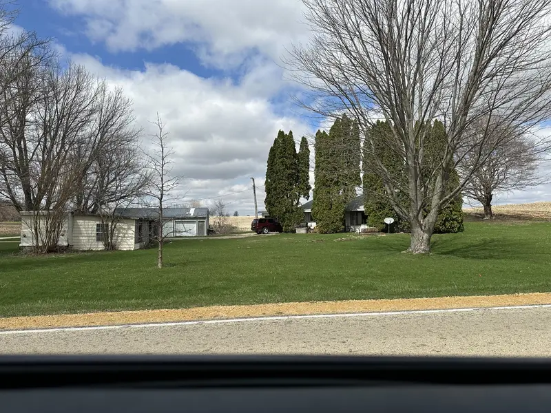 2999 Hartman RD, Chadwick, IL 61014