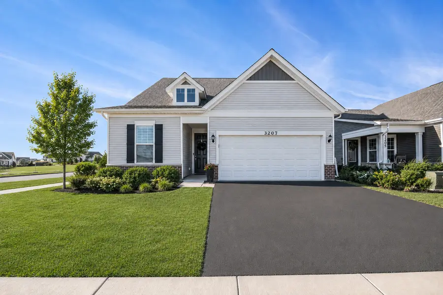 3207 Dove Mountain DR, Aurora, IL 60503