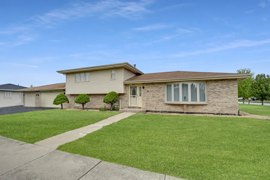 8218 170th ST, Tinley Park, IL 60477