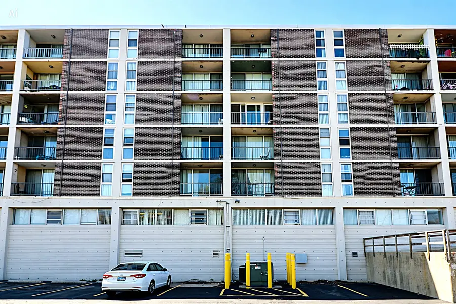 1043 S York RD #409, Bensenville, IL 60106