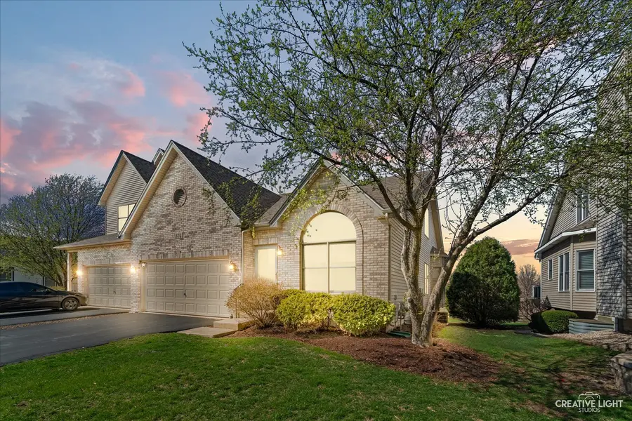 574 Sudbury CIR, Oswego, IL 60543