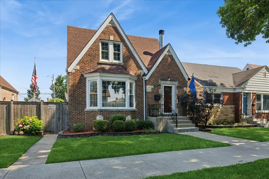 7620 W Rascher AVE, Chicago, IL 60656