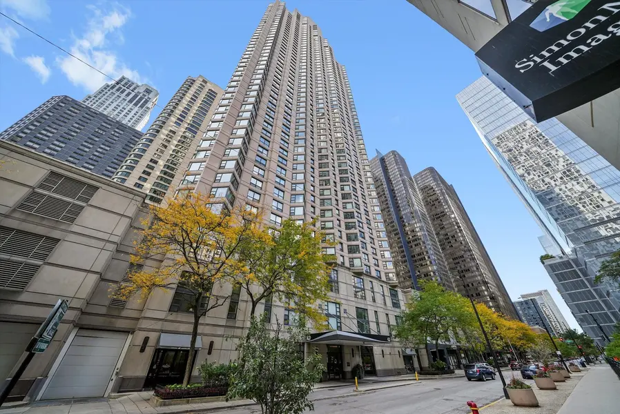 401 E ONTARIO ST #1304, Chicago, IL 60611