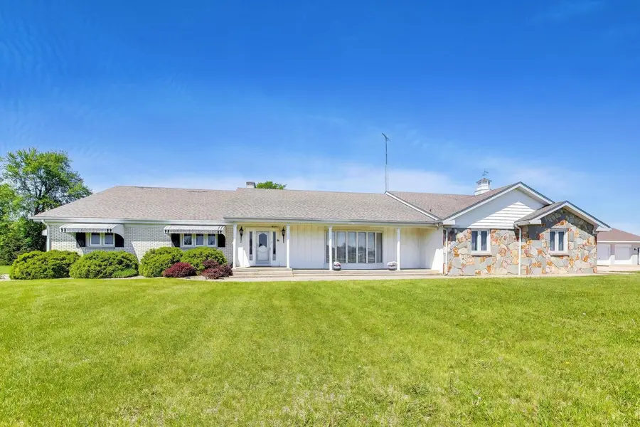 20 N Carbon Hill RD, Coal City, IL 60416