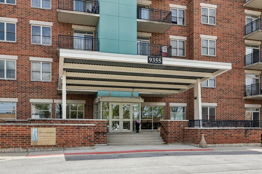 9355 Irving Park RD #401, Schiller Park, IL 60176