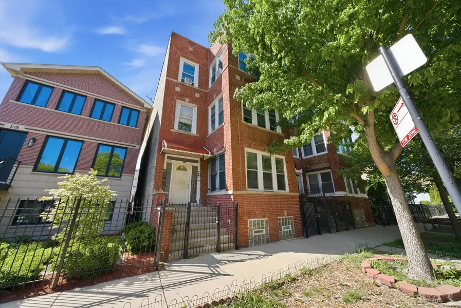 2736 W Francis PL, Chicago, IL 60647