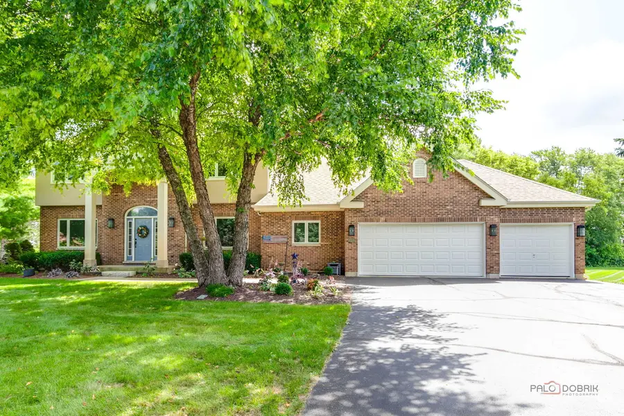 3313 Ridge RD, Spring Grove, IL 60081