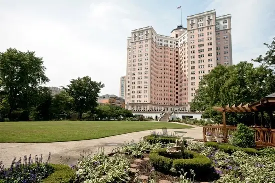 5555 N Sheridan RD #515, Chicago, IL 60640