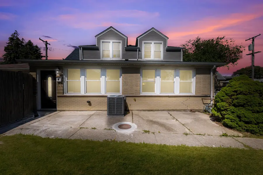 4900 S Laramie AVE, Chicago, IL 60638