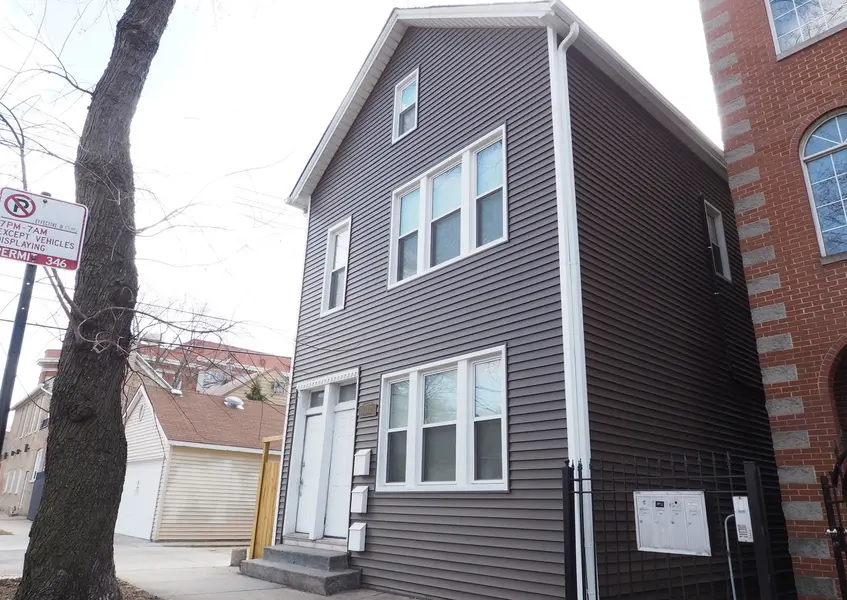 2115 W Wellington AVE, Chicago, IL 60618