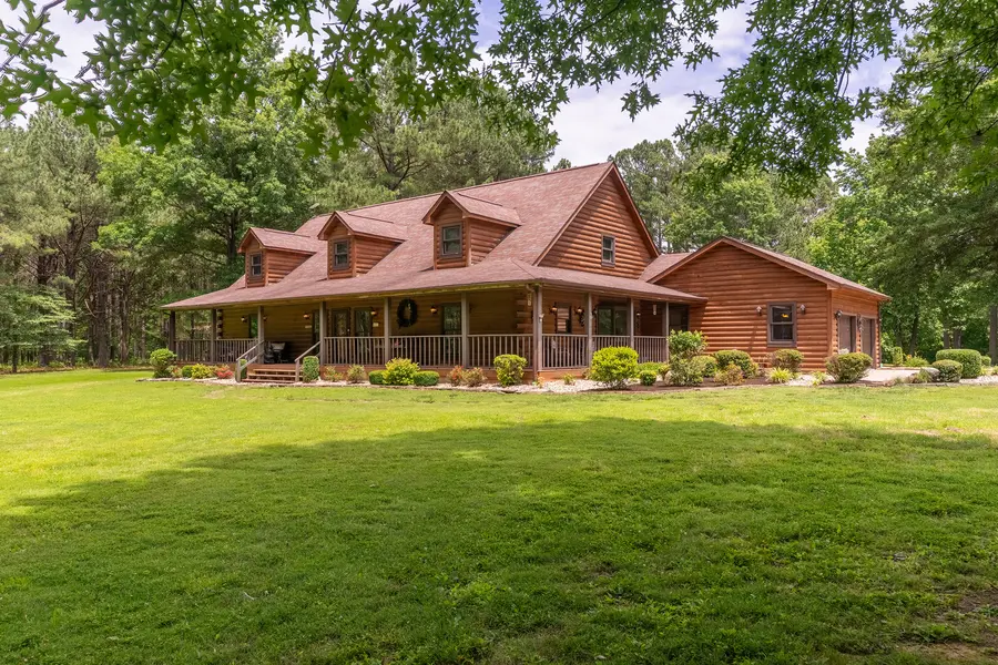 13602 Greenbriar RD, Carterville, IL 62918