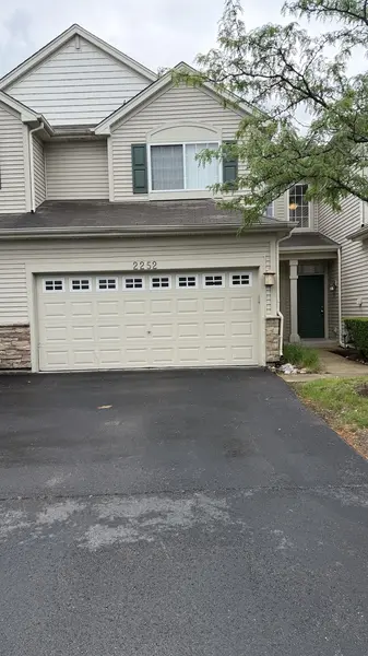 2252 Gallant Fox CIR #2252, Montgomery, IL 60538