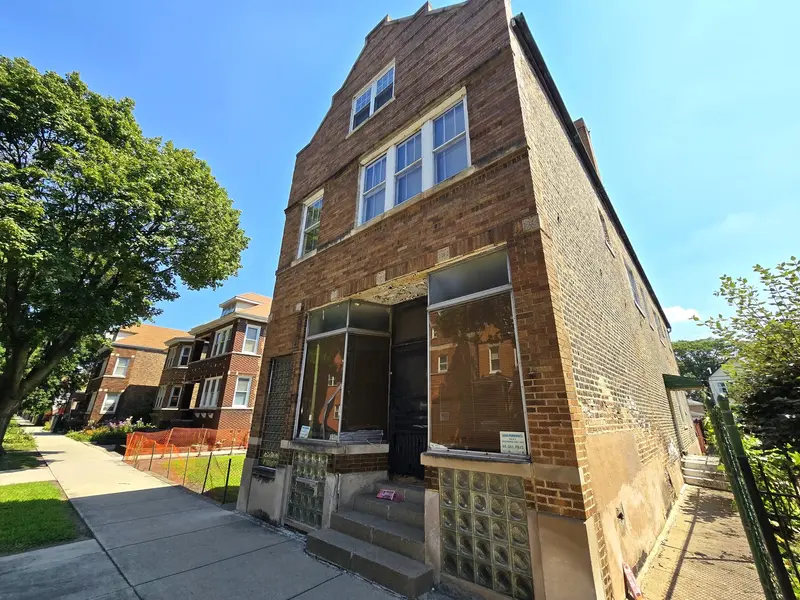 3353 S Aberdeen ST, Chicago, IL 60608