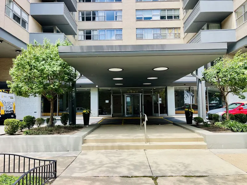 6301 N Sheridan RD #15C, Chicago, IL 60660