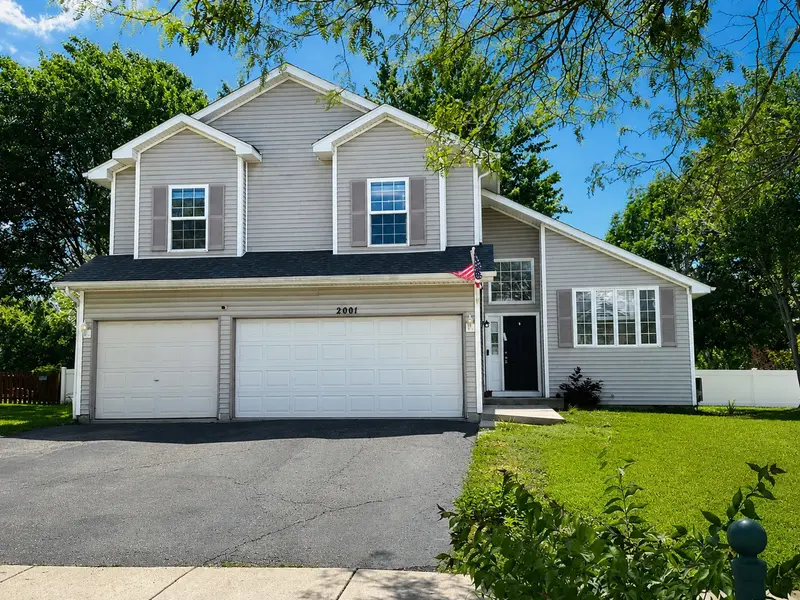 2001 Gray Hawk DR, Plainfield, IL 60586