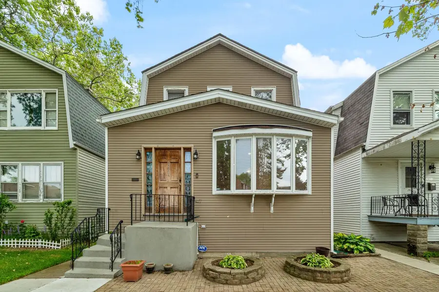 2655 N Marmora AVE, Chicago, IL 60639