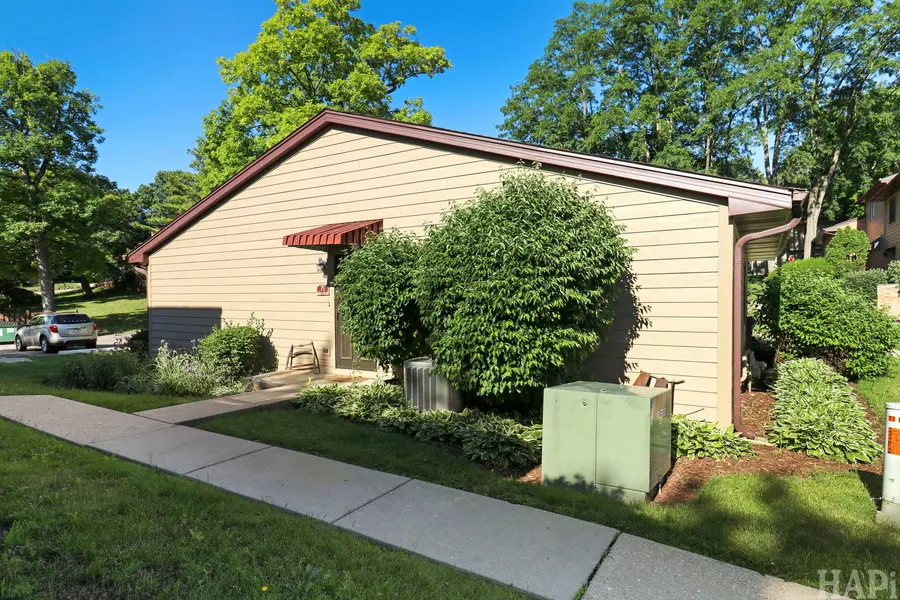 71 Mariner LN #71, Fox Lake, IL 60020