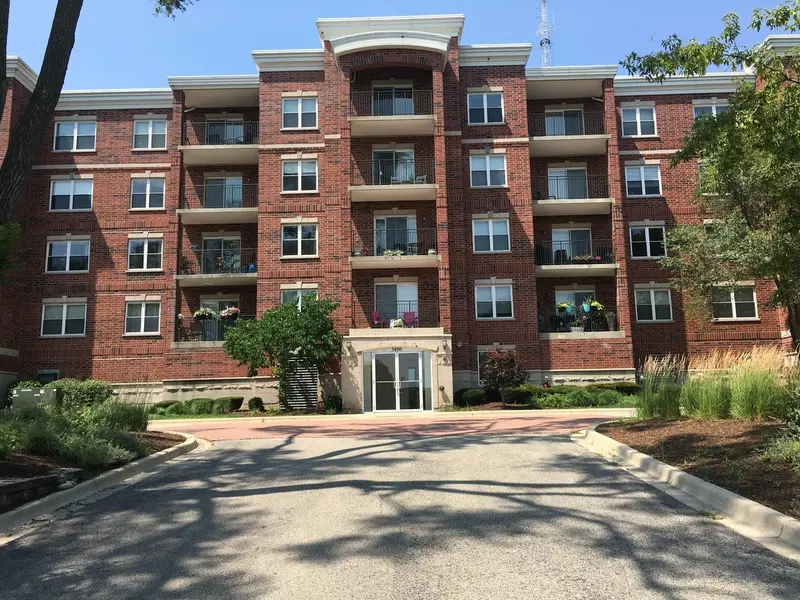 3420 N Old Arlington Heights RD #203, Arlington Heights, IL 60004