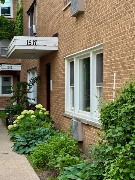 1517 W Lunt AVE #2A, Chicago, IL 60626