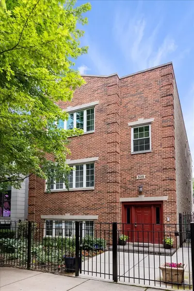 525 N Claremont AVE #3, Chicago, IL 60612
