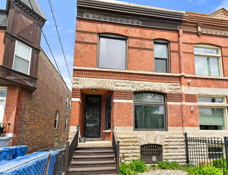 1132 E 44th ST, Chicago, IL 60653