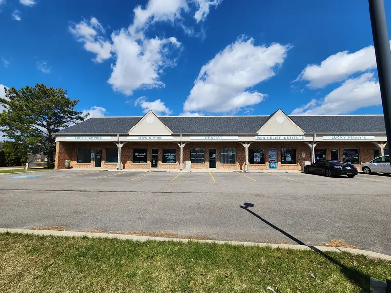 2450 Grass Lake RD #B, Lindenhurst, IL 60046