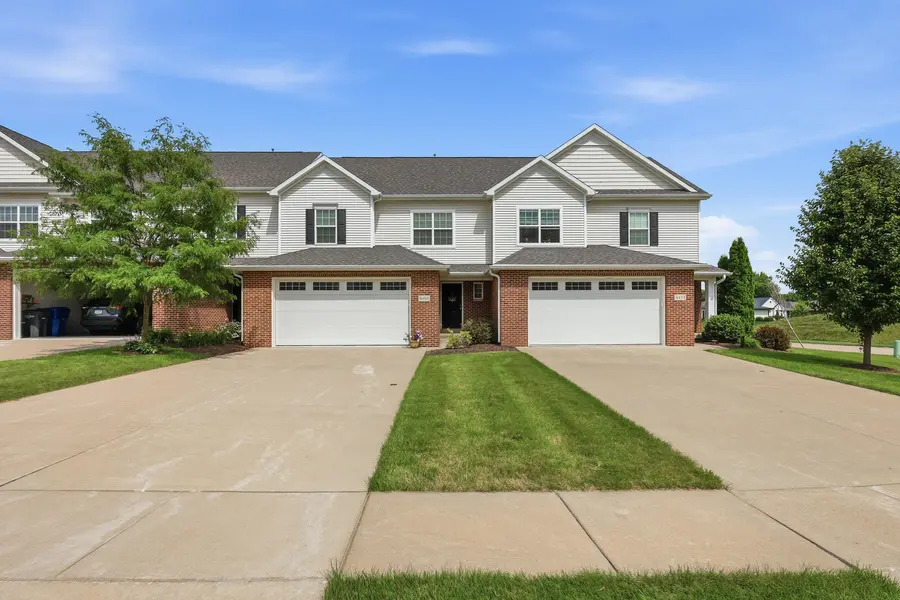 4465 W Slate Creek DR, Bettendorf, IA 52722