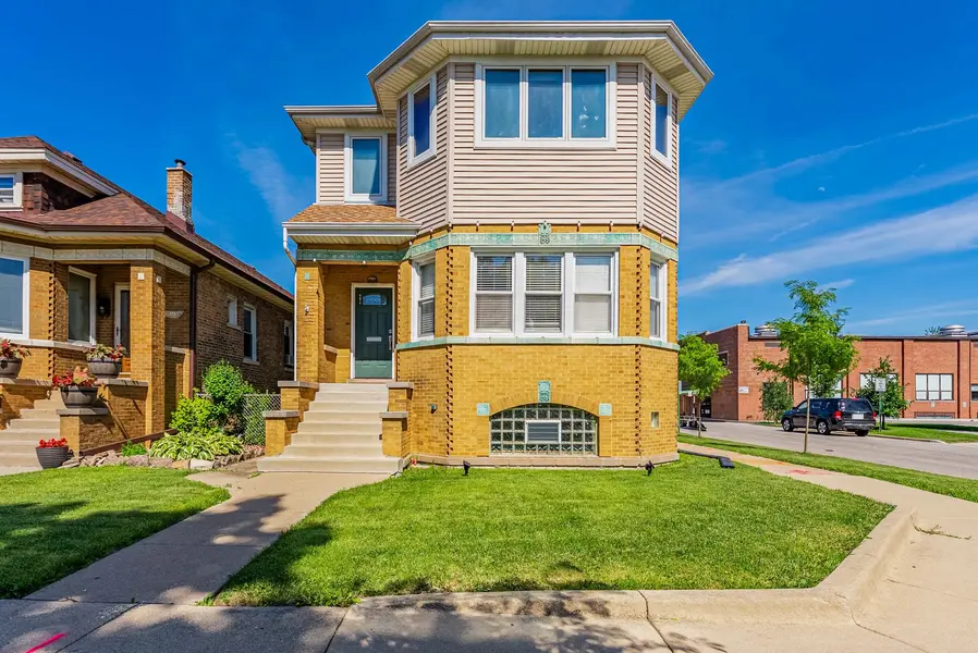 2901 N 76th CT, Elmwood Park, IL 60707