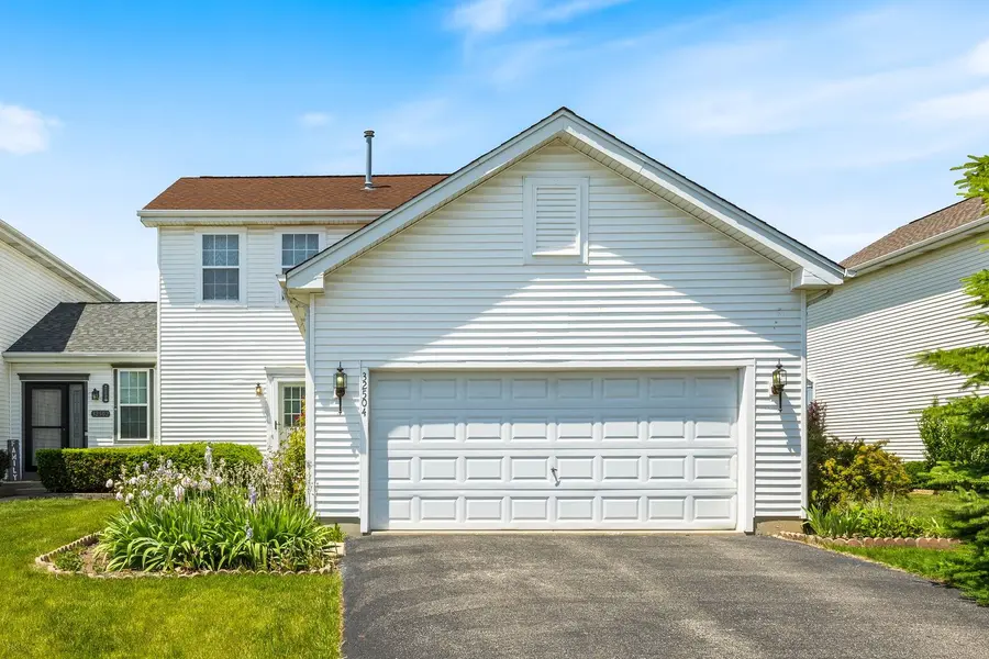 32504 Millstone CIR, Lakemoor, IL 60051