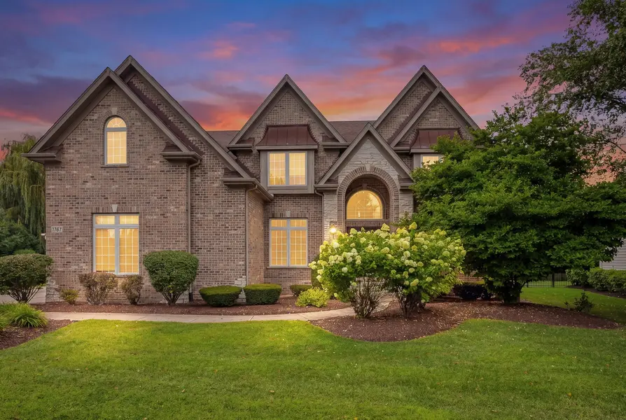 4767 Sassafras LN, Naperville, IL 60564