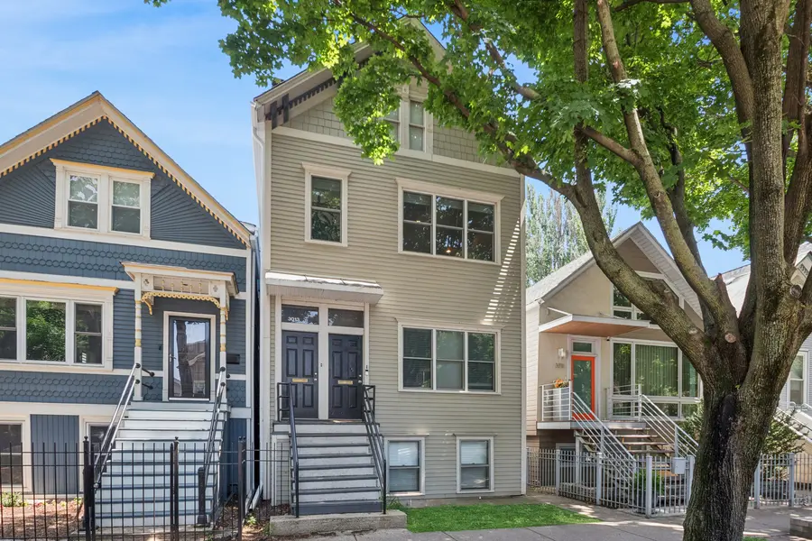 3013 N Racine AVE, Chicago, IL 60657