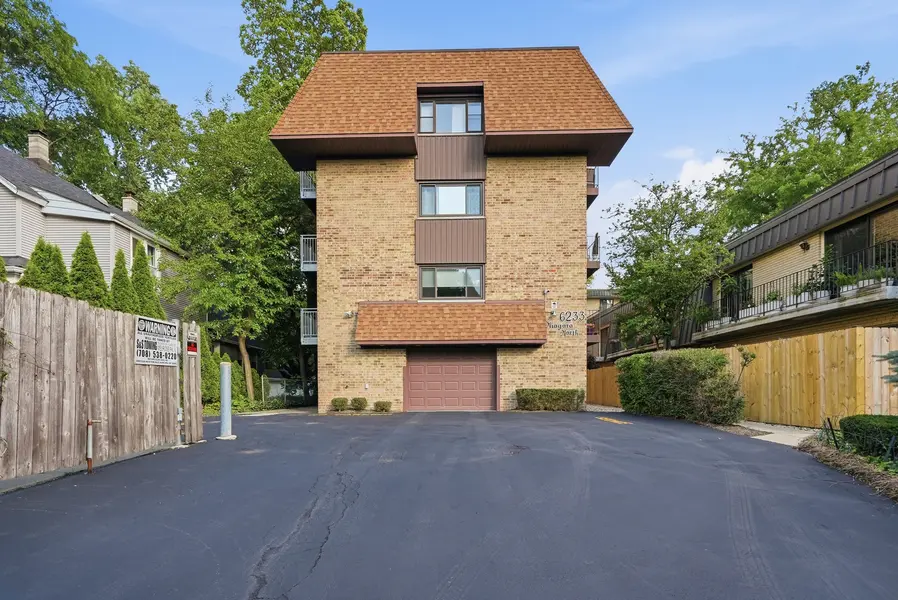 6233 N NIAGARA AVE #4A, Chicago, IL 60631