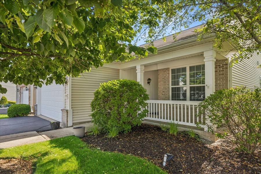 11764 Wembley DR, Huntley, IL 60142