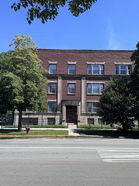 4358 W Washington BLVD #204, Chicago, IL 60624
