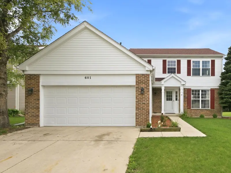 601 Greystone LN, Bolingbrook, IL 60440
