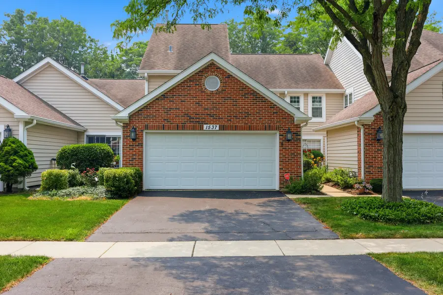 1537 Stevens DR, Schaumburg, IL 60173