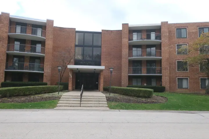 1605 E Central RD #322C, Arlington Heights, IL 60005