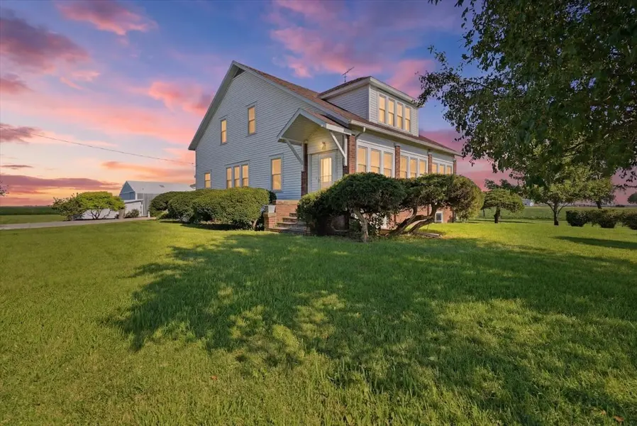 10168 N 600 E RD, Gridley, IL 61744