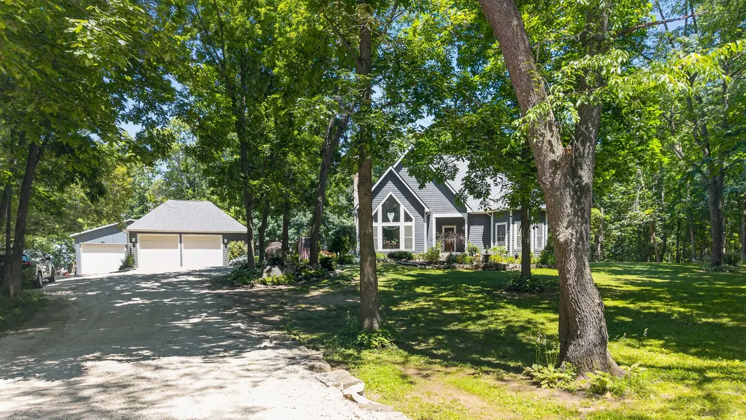 3410 Overlook DR, Richmond, IL 60071