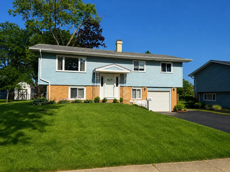 2010 Carleton RD, Hoffman Estates, IL 60169