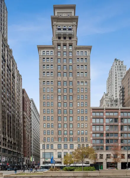 6 N Michigan AVE #806, Chicago, IL 60602