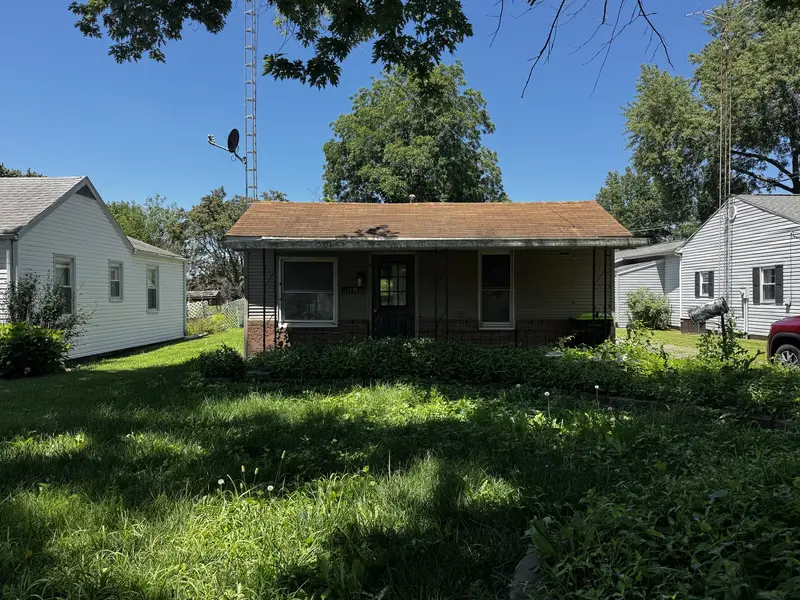 1175 N Jackson ST, Bushnell, IL 61422