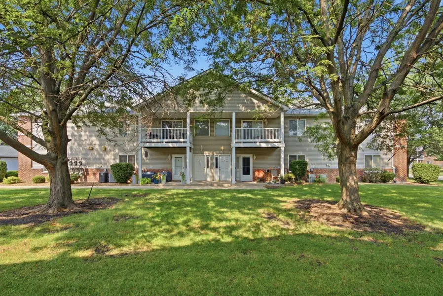 1361 Rock Run DR #F, Crest Hill, IL 60403