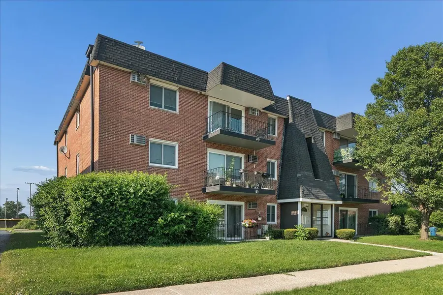 12850 Crestbrook CT #7, Crestwood, IL 60418
