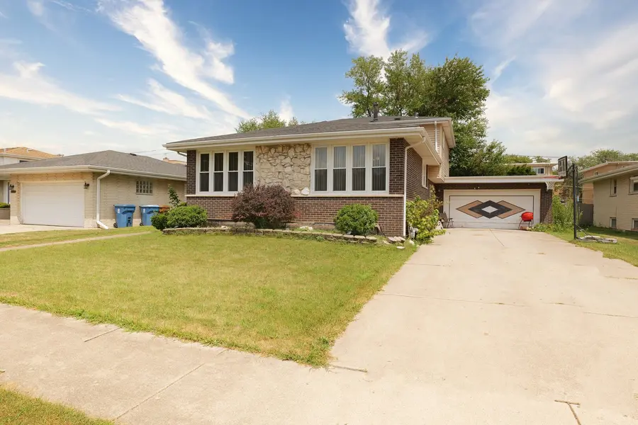10313 S Karlov AVE, Oak Lawn, IL 60453