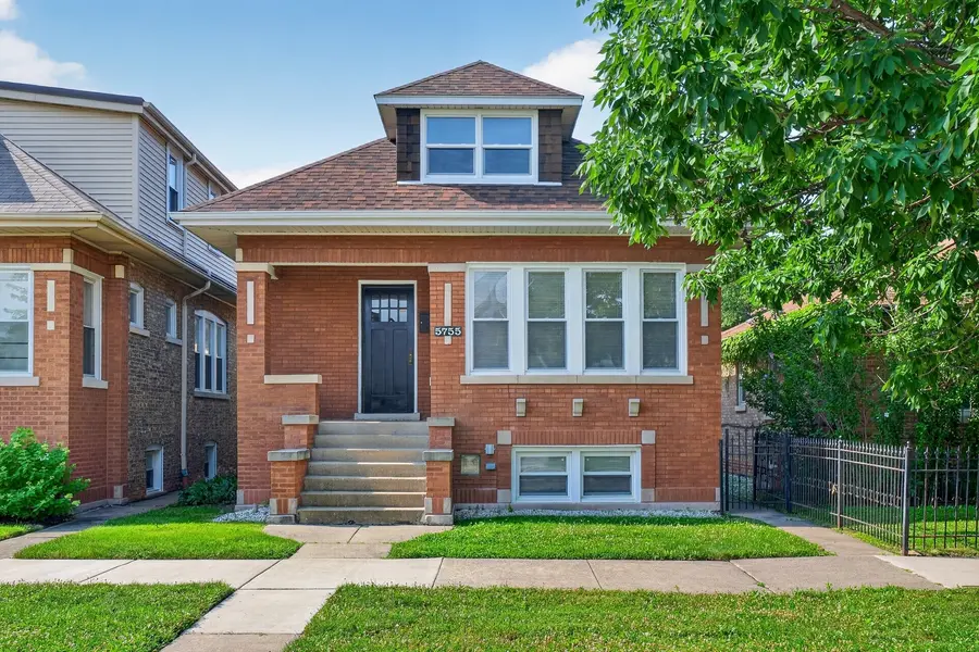 5755 W Eddy ST, Chicago, IL 60634