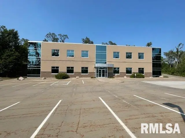 1065 SIERRA CT, Cedar Rapids, IA 52402