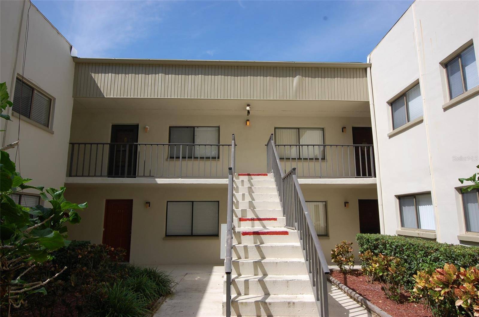 3300 FOX CHASE CIR N #216, Palm Harbor, FL 34683