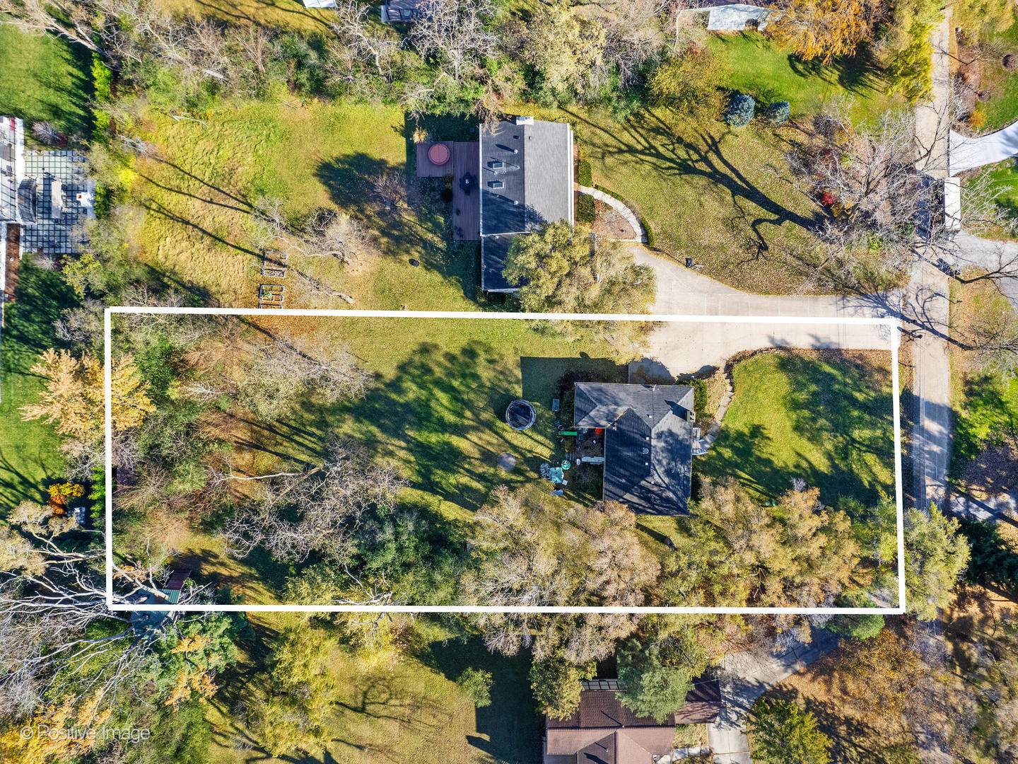 6 Pine Hill LN, Oak Brook, IL 60523